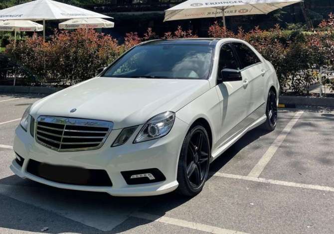 Jepet me qera Mercedes Benz E Class duke filluar nga 65 euro dita 