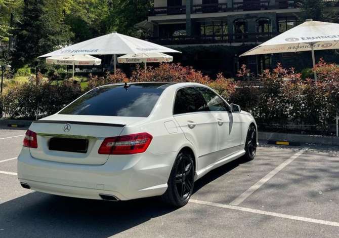 Jepet me qera Mercedes Benz E Class duke filluar nga 65 euro dita 