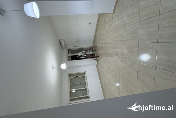 Shtepi me qera 2+1 ne Tirane - 1,111 Euro