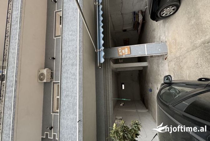Ambient biznesi me qera 4+1 ne Durres - 25,000 Leke