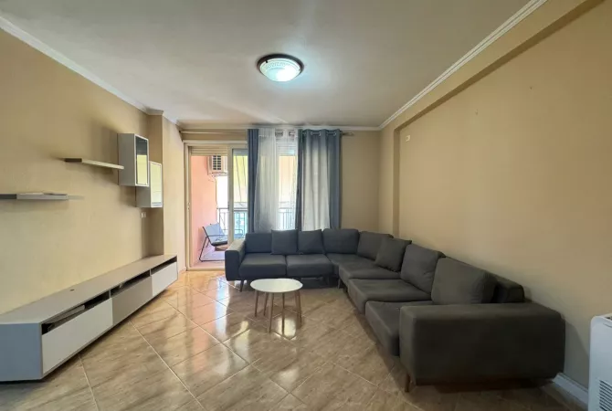 Shtepi me qera 2+1 ne Tirane - 430 Euro