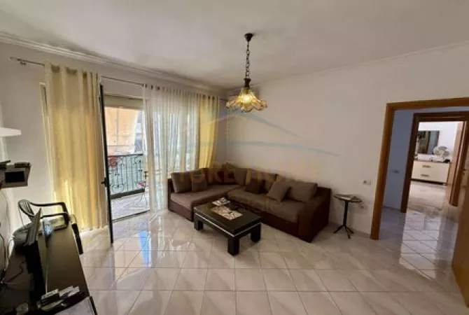Shtepi me qera 2+1 ne Tirane - 460 Euro