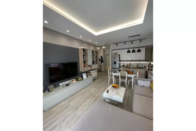 Shtepi me qera 2+1 ne Tirane - 700 Euro