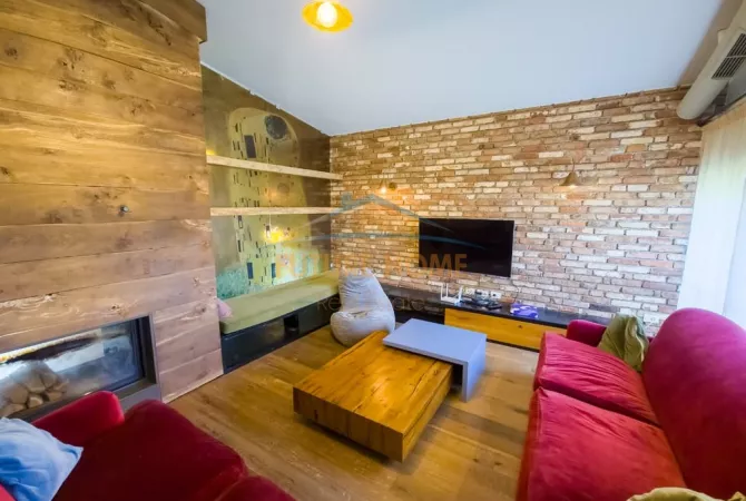 Shtepi me qera 3+1 ne Tirane - 2,500 Euro