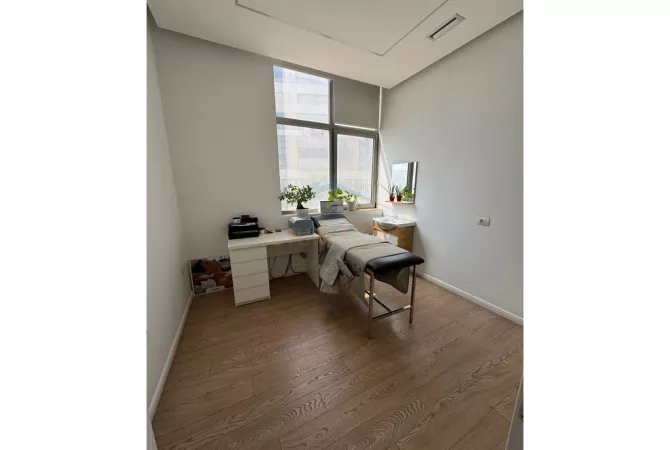 Ambient biznesi me qera 3+1 ne Tirane - 4,000 Euro