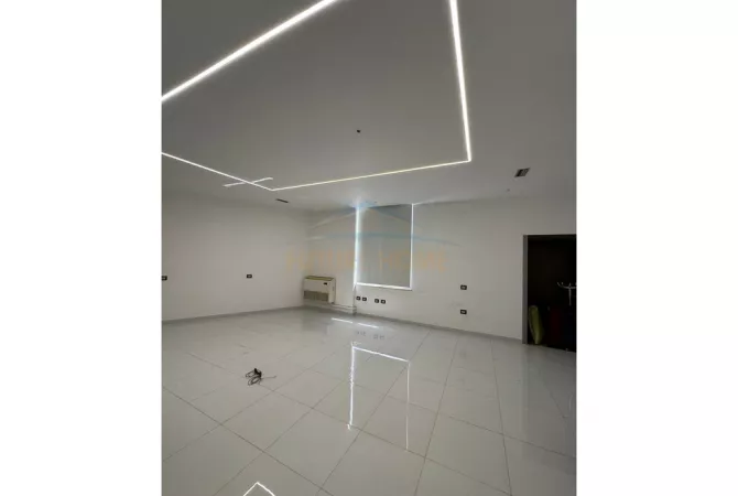 Ambient biznesi me qera 3+1 ne Tirane - 4,000 Euro