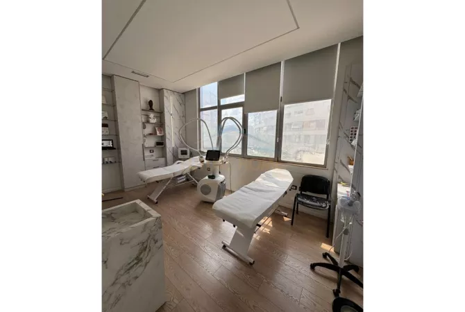 Ambient biznesi me qera 3+1 ne Tirane - 4,000 Euro