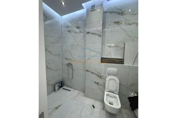 Ambient biznesi me qera 3+1 ne Tirane - 800 Euro