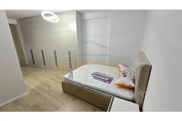 Shtepi me qera 2+1 ne Tirane - 1,000 Euro