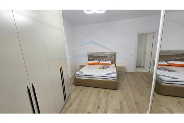 Shtepi me qera 2+1 ne Tirane - 1,000 Euro