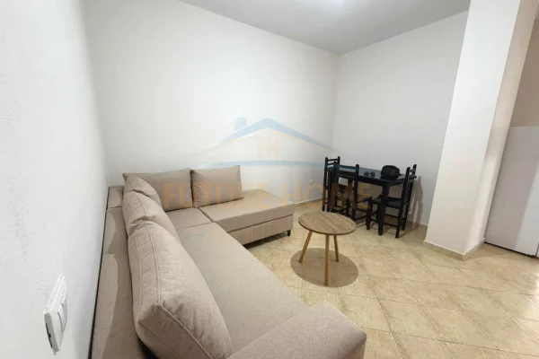 Shtepi me qera Apartament ne Tirane, 2+1, Mobilimi Pjeserisht e mobiluar, Pagesa 350  Euro.