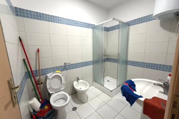 Shtepi ne shitje Apartament ne Tirane, 2+1, Mobilimi E mobiluar, Pagesa 126,999  Euro.