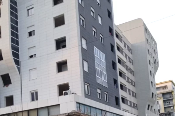 Business Property for Rent 1+1 in Tirana - 420 Euro