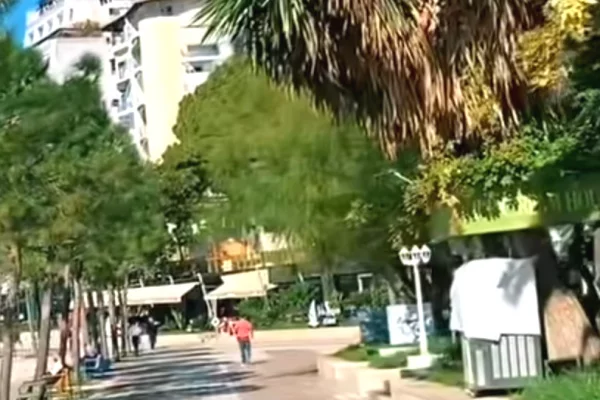 Truall ose Toke ne Sarande - 110,000 Euro