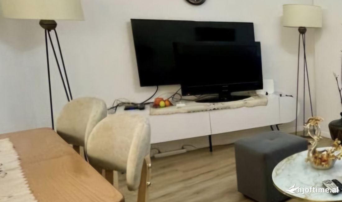Shtepi ne shitje Apartament ne Tirane, 2+1, Mobilimi E mobiluar, Pagesa 145,850  Euro.