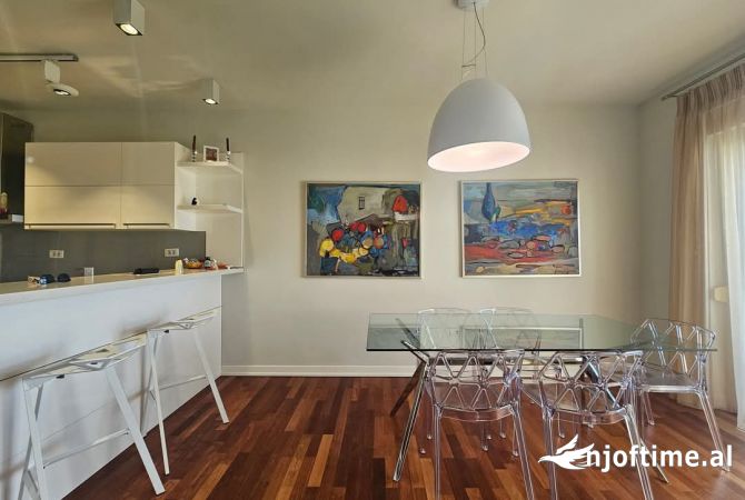 Shtepi me qera Apartament ne Tirane, 2+1, Mobilimi E mobiluar, Pagesa 1,200  Euro.
