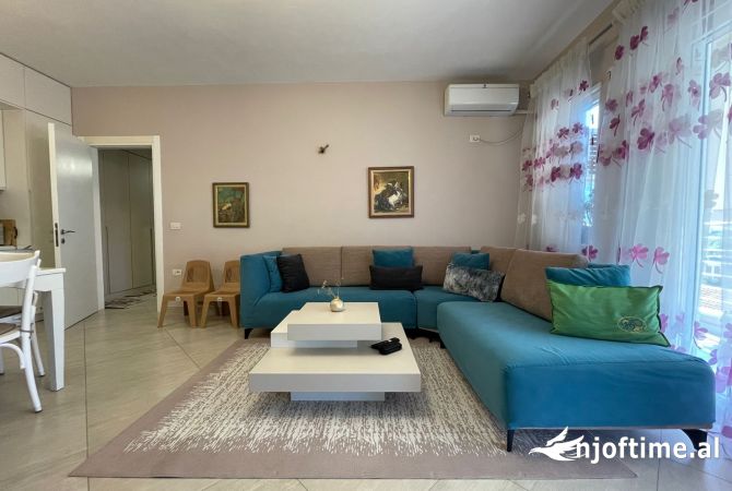 Shtepi me qera 2+1 ne Tirane - 900 Euro