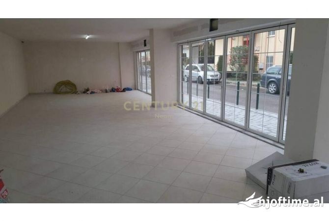 Ambient biznesi me qera 1+1 ne Tirane - 700 Euro