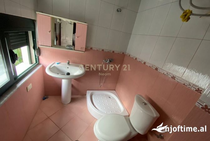 Shtepi me qera Apartament ne Tirane, 2+1, Mobilimi E mobiluar, Pagesa 550  Euro.