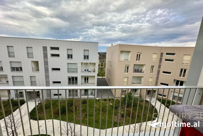 Shtepi ne shitje Apartament ne Tirane, 3+1, Mobilimi E mobiluar, Pagesa 330,000  Euro.