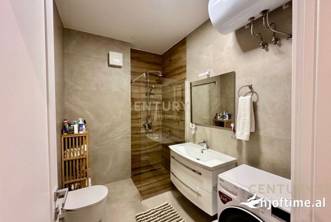 Shtepi ne shitje Apartament ne Tirane, 3+1, Mobilimi E mobiluar, Pagesa 330,000  Euro.