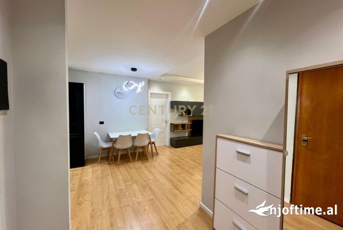 Shtepi me qera Apartament ne Tirane, 2+1, Mobilimi E mobiluar, Pagesa 800  Euro.