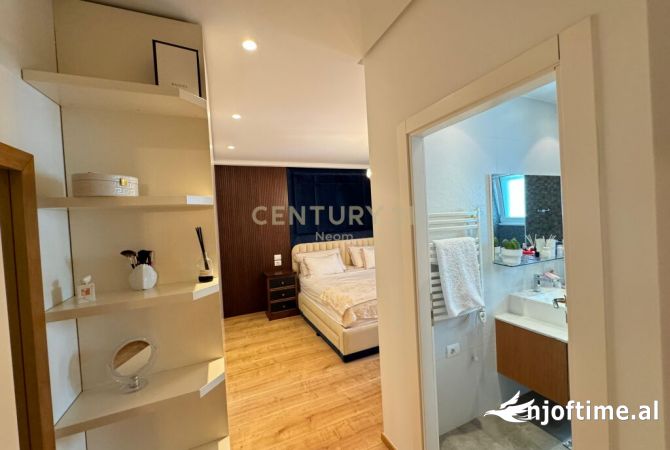 Shtepi ne shitje Apartament ne Tirane, 2+1, Mobilimi E mobiluar, Pagesa 240,000  Euro.