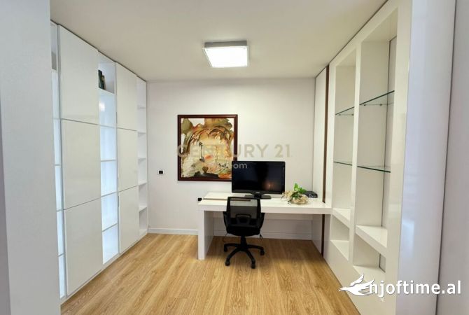 Shtepi ne shitje Duplex(shtepi me 2 kate) ne Tirane, 2+1, Mobilimi E mobiluar, Pagesa 280,000  Euro.