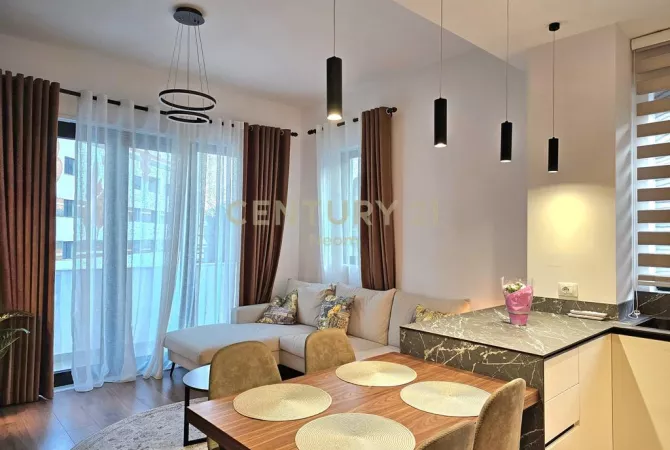 Shtepi me qera 2+1 ne Tirane - 1,000 Euro