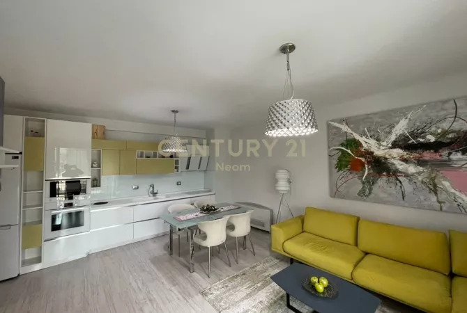 Shtepi me qera 2+1 ne Tirane - 1,650 Euro