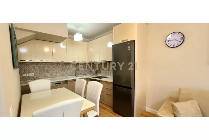 Shtepi me qera Duplex(shtepi me 2 kate) ne Tirane, 2+1, Mobilimi E mobiluar, Pagesa 700  Euro.