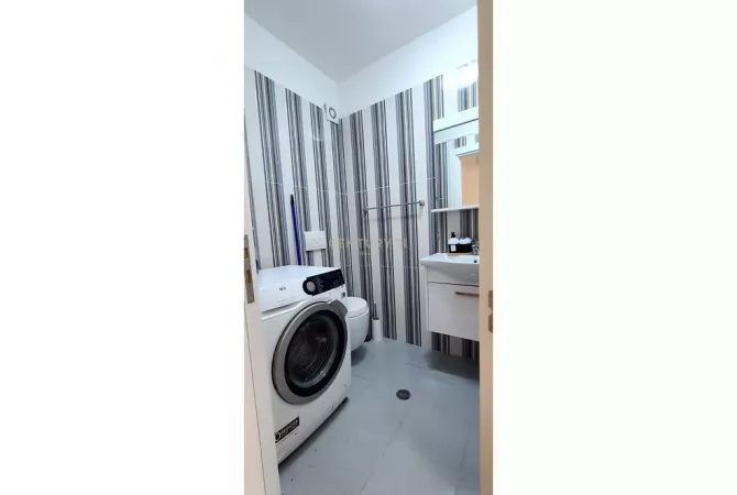 Shtepi me qera Duplex(shtepi me 2 kate) ne Tirane, 2+1, Mobilimi E mobiluar, Pagesa 700  Euro.