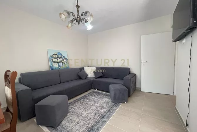 Shtepi me qera Duplex(shtepi me 2 kate) ne Tirane, 2+1, Mobilimi E mobiluar, Pagesa 700  Euro.