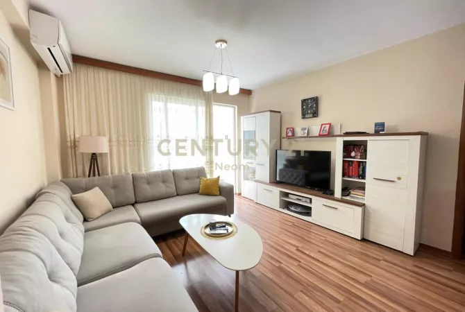 Shtepi me qera 3+1 ne Tirane - 1,100 Euro