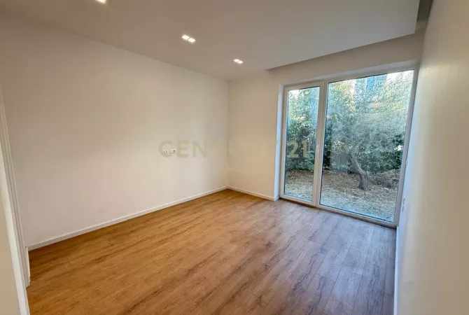 Shtepi me qera 3+1 ne Tirane - 1,700 Euro