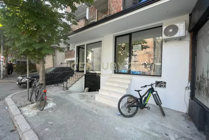 Ambient biznesi me qera 3+1 ne Tirane - 700 Euro
