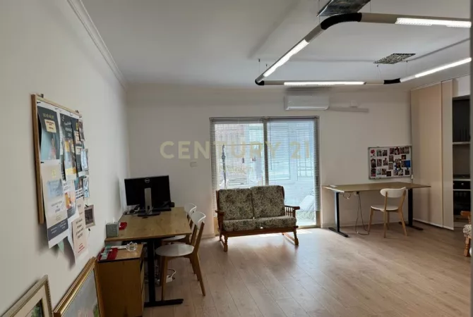 Ambient biznesi me qera 3+1 ne Tirane - 550 Euro