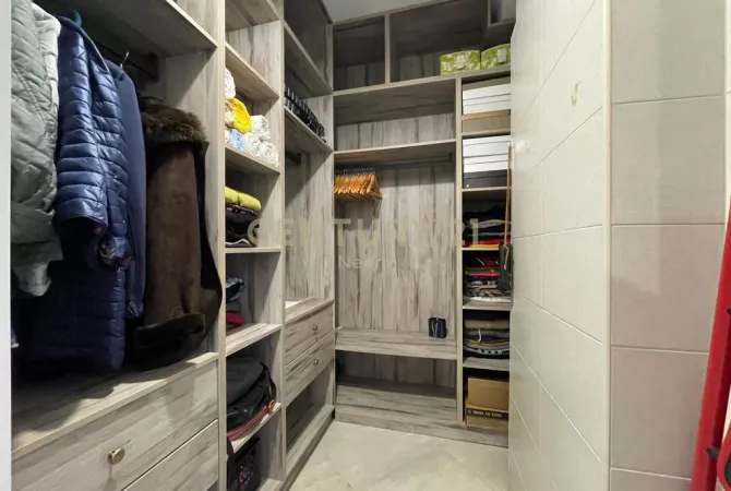 Shtepi me qera Apartament ne Tirane, 2+1, Mobilimi E mobiluar, Pagesa 800  Euro.