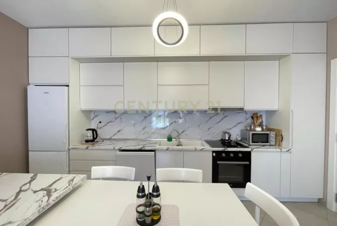 Shtepi me qera Apartament ne Tirane, 2+1, Mobilimi E mobiluar, Pagesa 800  Euro.