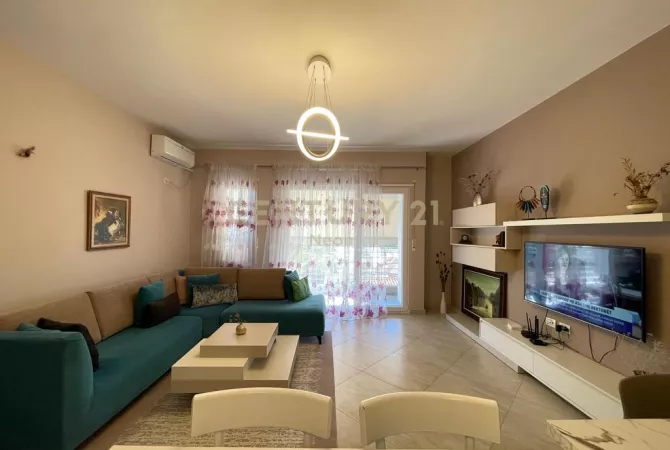 Shtepi me qera 2+1 ne Tirane - 800 Euro