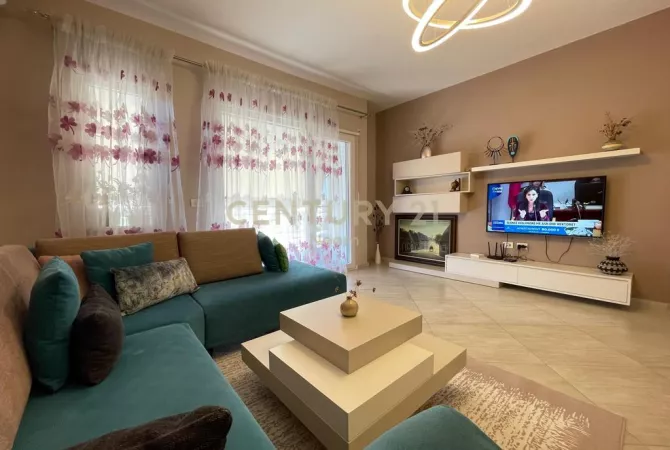 Shtepi me qera 2+1 ne Tirane - 800 Euro