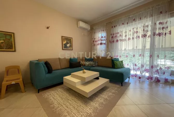 Shtepi me qera Apartament ne Tirane, 1+1, Mobilimi E mobiluar, Pagesa 550  Euro.