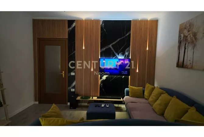 Shtepi me qera 3+1 ne Tirane - 1,350 Euro
