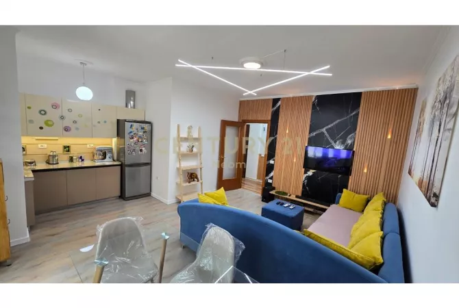 Shtepi me qera 3+1 ne Tirane - 1,350 Euro