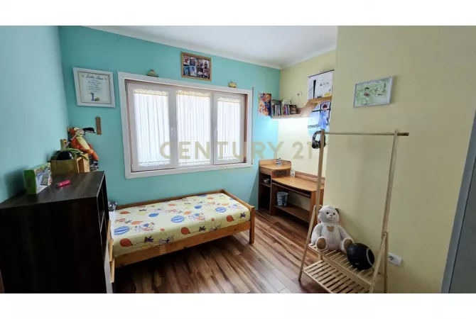 Shtepi me qera Apartament ne Tirane, 3+1, Mobilimi E mobiluar, Pagesa 1,350  Euro.