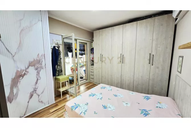 Shtepi me qera Apartament ne Tirane, 3+1, Mobilimi E mobiluar, Pagesa 1,350  Euro.