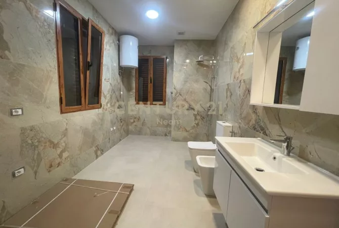 Shtepi me qera Apartament ne Tirane, 2+1, Mobilimi E mobiluar, Pagesa 600  Euro.