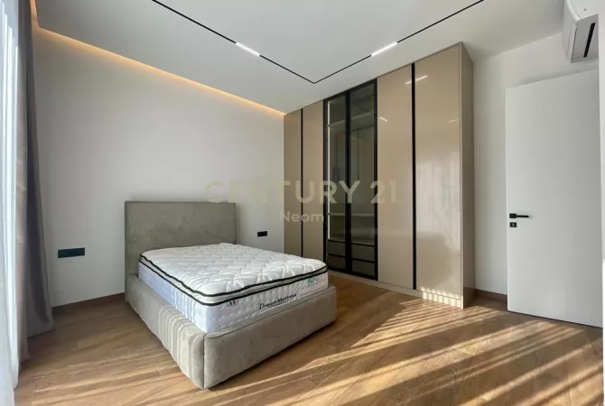 Shtepi me qera Apartament ne Tirane, 4+1, Mobilimi E mobiluar, Pagesa 4,000  Euro.