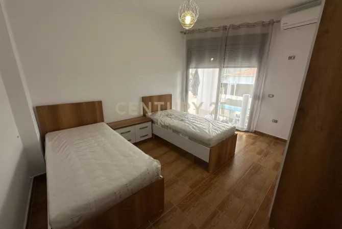 Shtepi me qera Apartament ne Tirane, 3+1, Mobilimi E mobiluar, Pagesa 700  Euro.