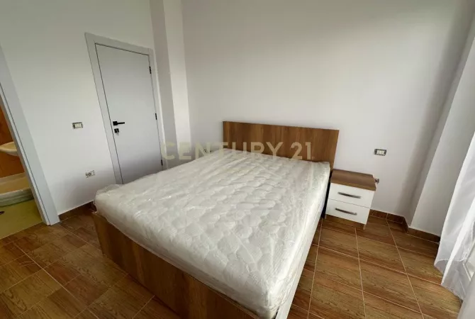 Shtepi me qera Apartament ne Tirane, 3+1, Mobilimi E mobiluar, Pagesa 700  Euro.